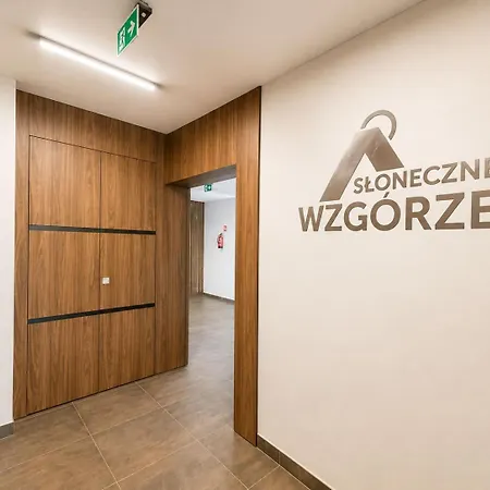 Słoneczne Wzgórze By Bookinghost